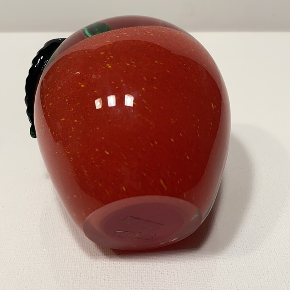 Lenox glass apple paperweight - Picture 4 of 7